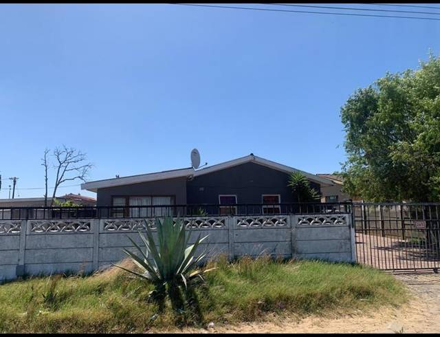 4 BEDROOM HOUSE FOR SALE IN EIKENDAL